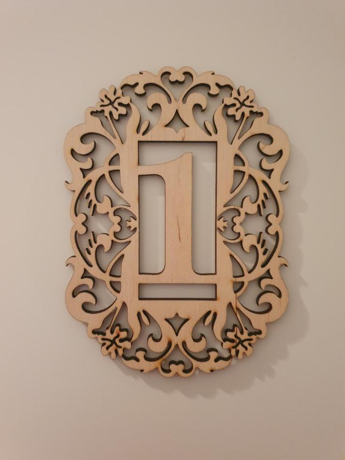 Karmelita Boutique Apartman Sopron Bagian luar foto
