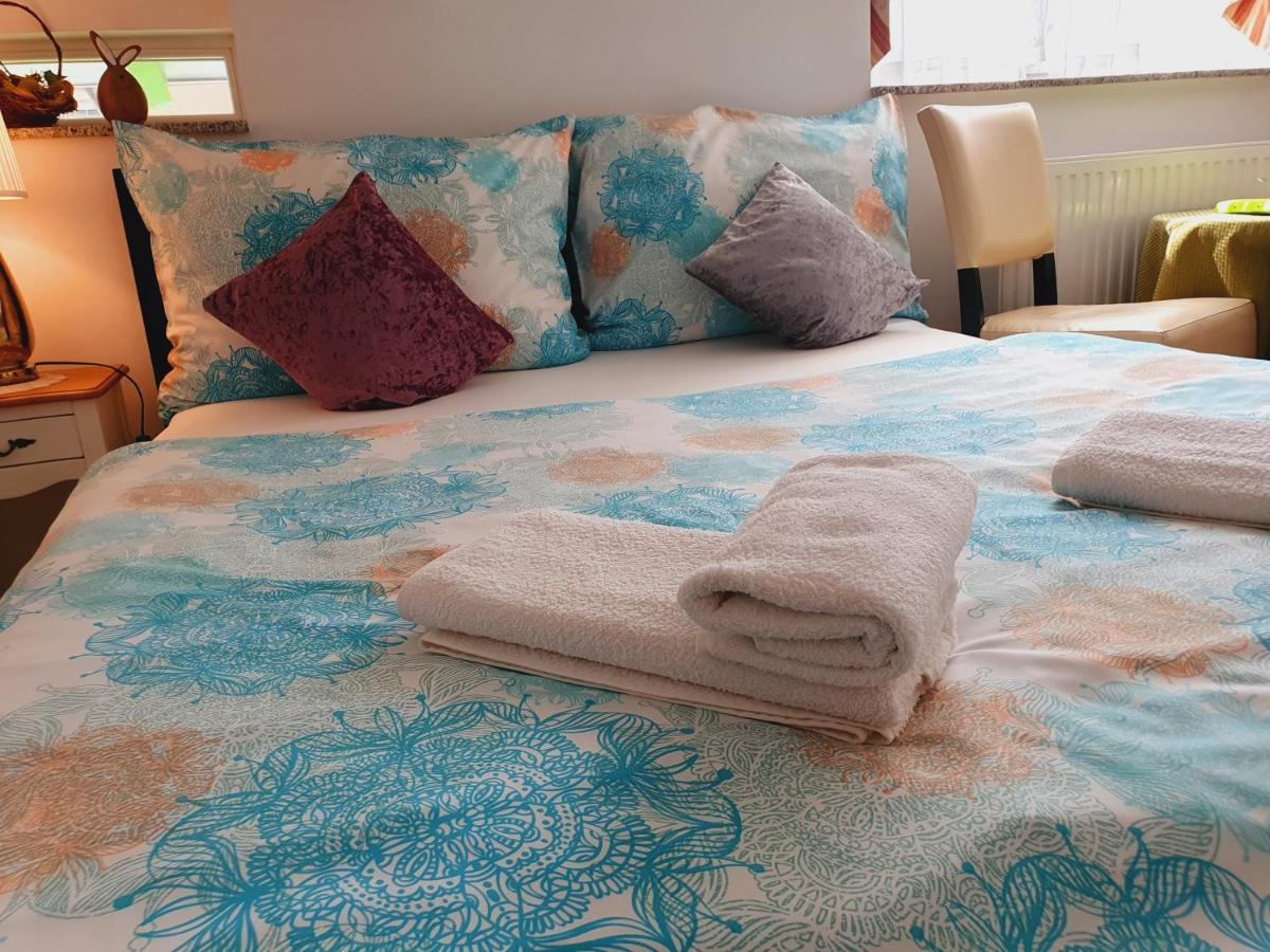 Karmelita Boutique Apartman Sopron Bagian luar foto
