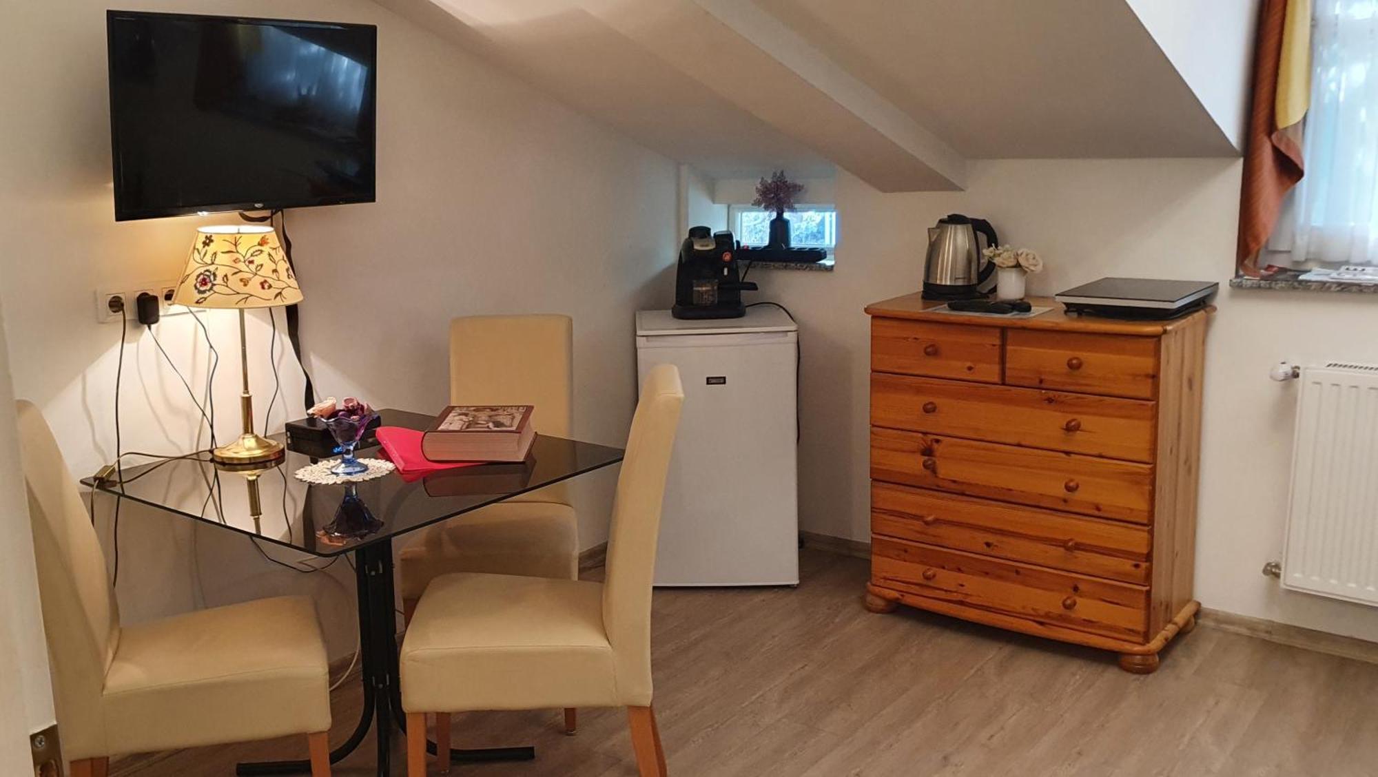 Karmelita Boutique Apartman Sopron Ruang foto