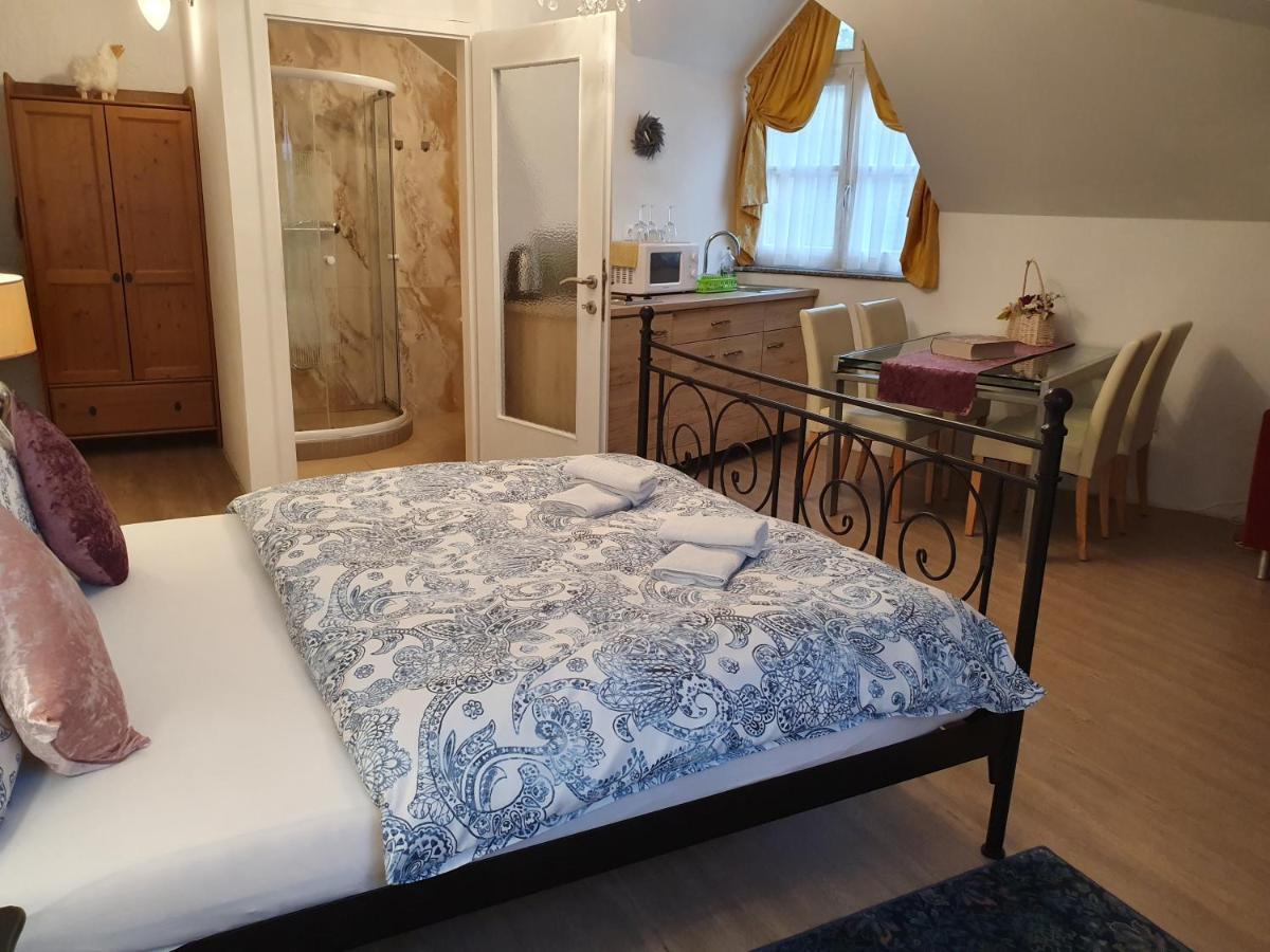 Karmelita Boutique Apartman Sopron Bagian luar foto