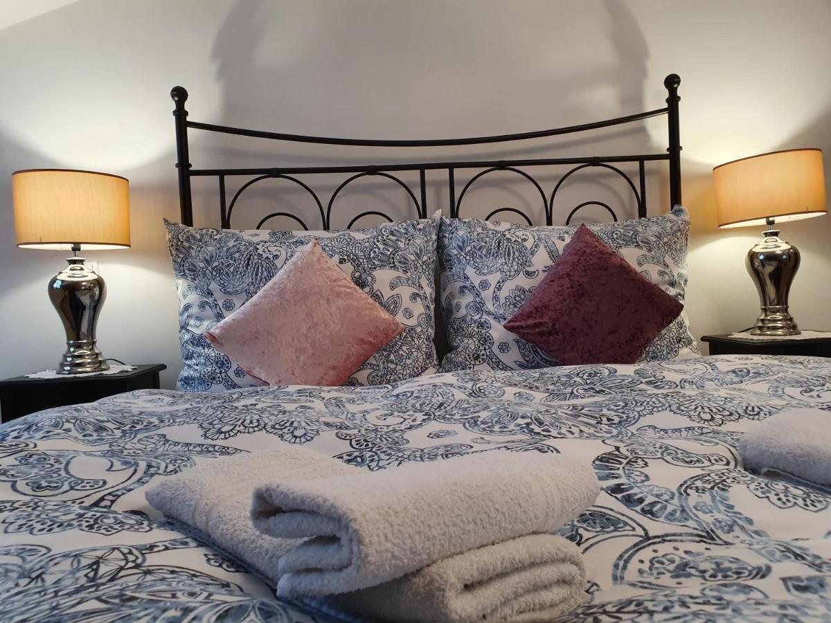 Karmelita Boutique Apartman Sopron Bagian luar foto